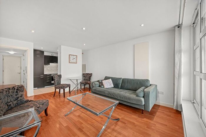 2 Bedroom Flat To Rent In Upper Richmond Road, East Putney, SW15