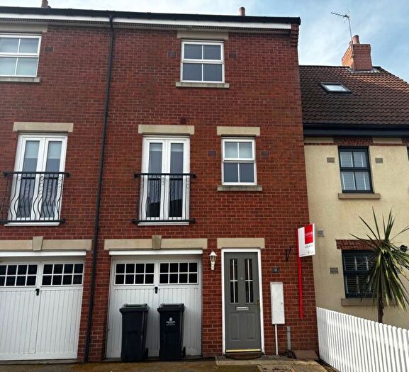 4 Bedroom Town House To Rent In Nursery Lane, Darlington, DL2