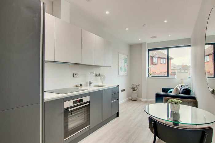 1 Bedroom Apartment To Rent In Ascot House, Wokingham, RG40