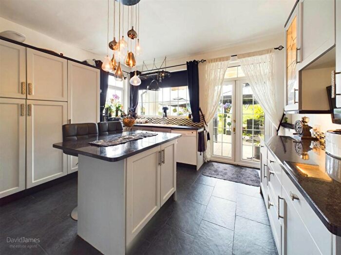 4 Bedroom Detached House For Sale In Oakdale Road, Carlton, Nottingham, NG4