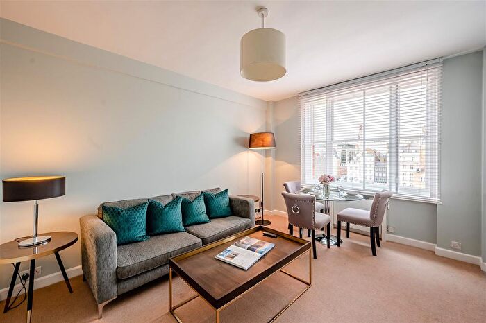1 Bedroom Flat To Rent In Hill Street, London, W1J