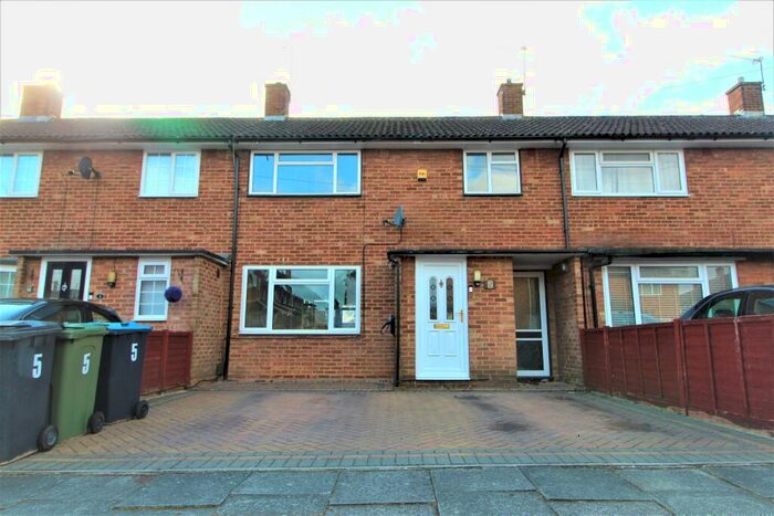 3 Bedroom Terraced House To Rent In Woodfarm Road, Hemel Hempstead, Hertfordshire, HP2