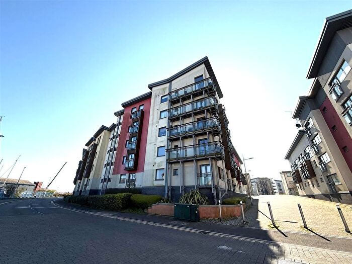 2 Bedroom Flat For Sale In St Stephens Court, Marina, Swansea, SA1