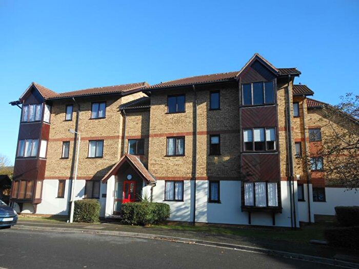 1 Bedroom Flat To Rent In Redwood Grove, Bedford, MK42