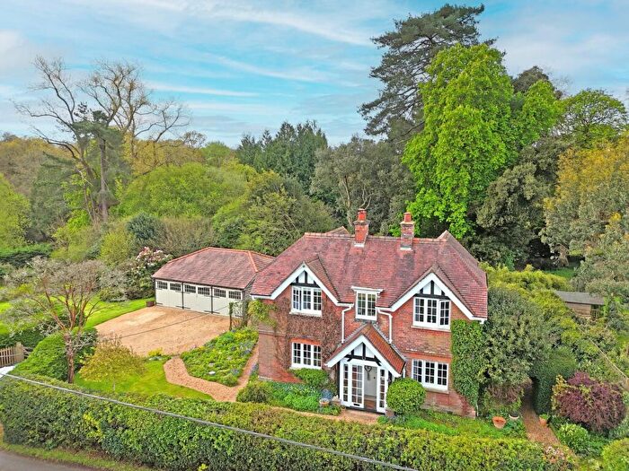 3 Bedroom Detached House For Sale In Bank, Lyndhurst, SO43