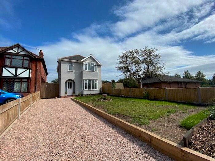 3 Bedroom Detached House To Rent In Weston Lane, Southampton, SO19