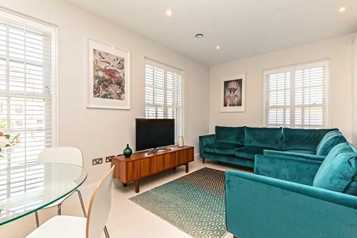 2 Bedroom Flat For Sale In Merton Road, London, SW19