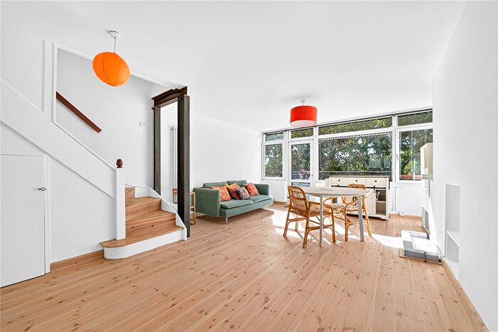 3 Bedroom Flat For Sale In The Drive, Walthamstow, London, E17
