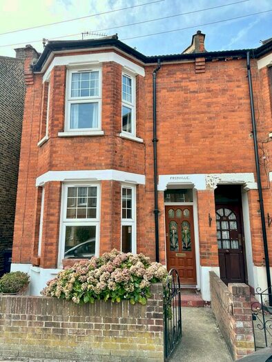 3 Bedroom Semi-Detached House To Rent In Bromley Gardens, Bromley, London, BR2