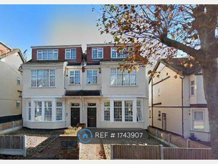 1 Bedroom Flat To Rent In Manor Road, Westcliff-On-Sea, SS0