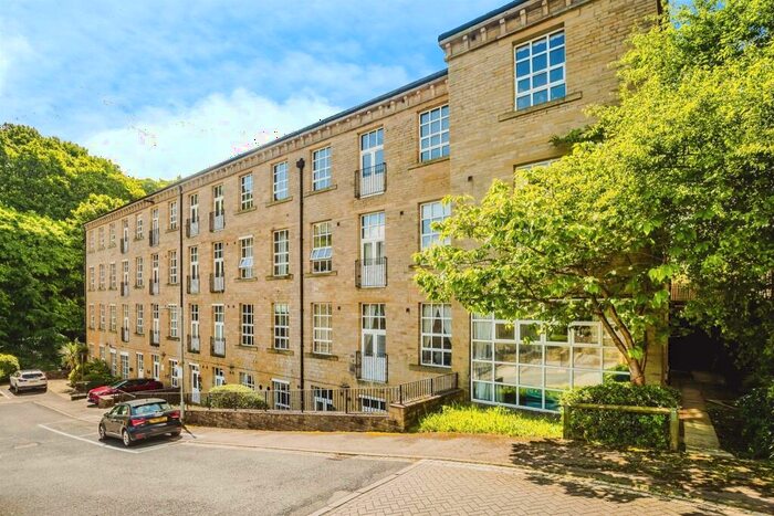 2 Bedroom Apartment To Rent In Stepping Stones, Sowerby Bridge, HX6
