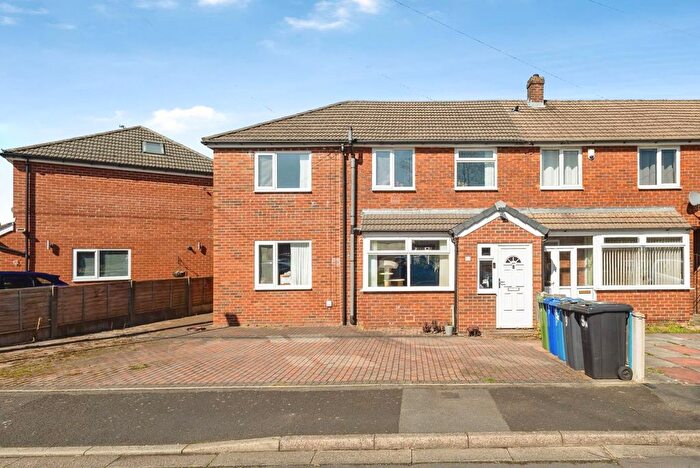 4 Bedroom End Terrace House For Sale In Langfield Crescent, Droylsden, Manchester, Greater Manchester, M43