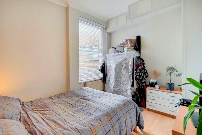 1 Bedroom Flat To Rent In Electric Avenue, Brixton, London, SW9