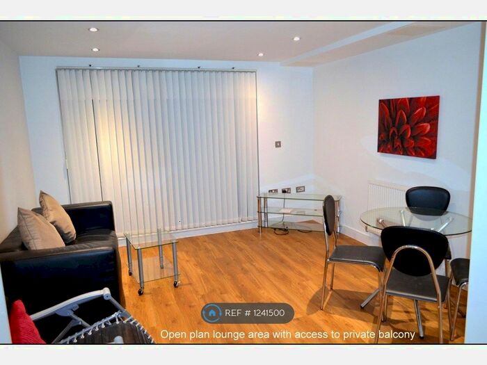 1 Bedroom Flat To Rent In Images, Gants Hill IG2