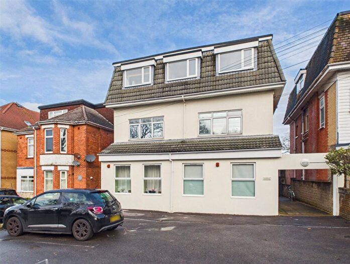 2 Bedroom Apartment For Sale In Southbourne Road, Southbourne, Bournemouth, Dorset, BH6