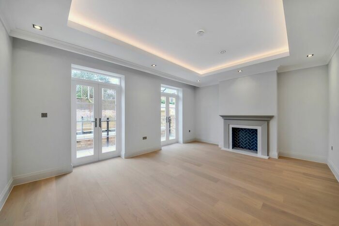 5 Bedroom Town House To Rent In Palladian Gardens, London, W4
