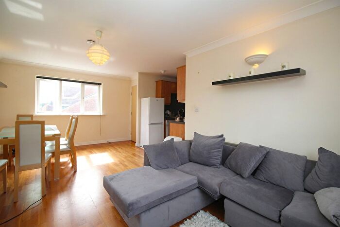 2 Bedroom Flat To Rent In Goods Yard Close, Loughborough, LE11