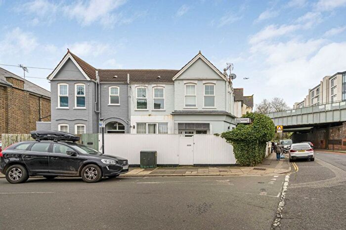 2 Bedroom Property To Rent In Montgomery Road, London, W4