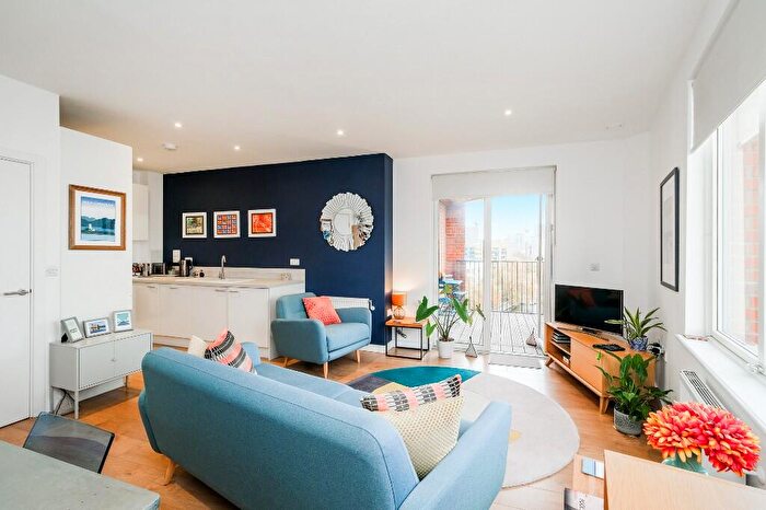 2 Bedroom Apartment For Sale In Navigation Road, London, E3