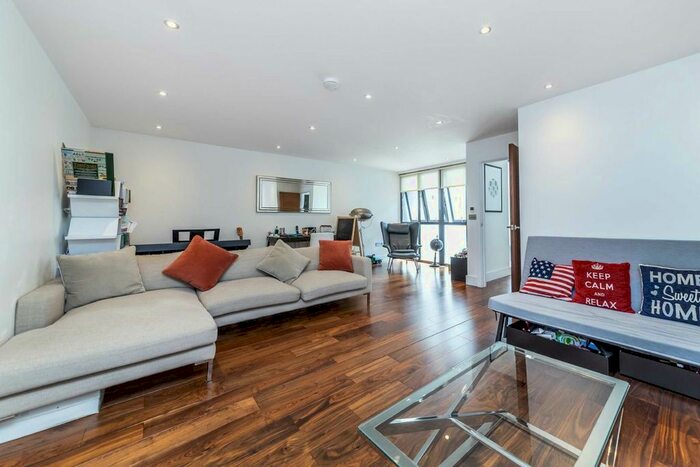 5 Bedroom Terraced House To Rent In Townhouse Mews, London, W12