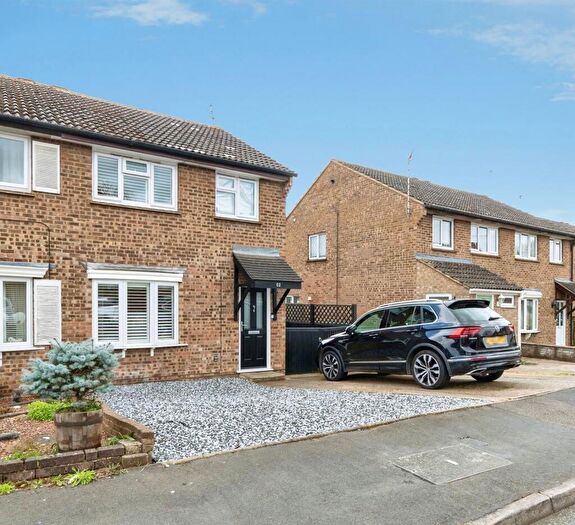 3 Bedroom Semi Detached House For Sale In Willowmead, Hertford, SG14