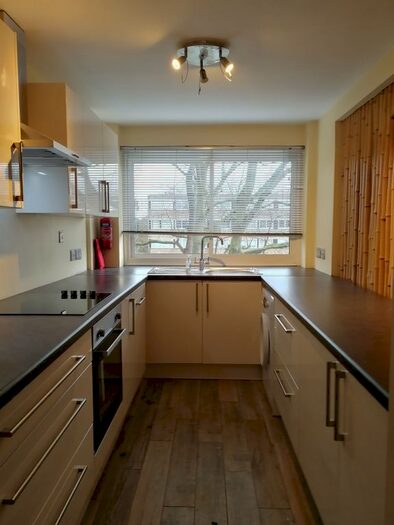 2 Bedroom Flat To Rent In Queenswood Gardens, London, E11