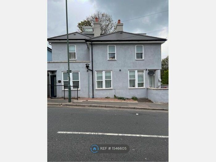 2 Bedroom Flat To Rent In Station Road, Crayford, Dartford, DA1