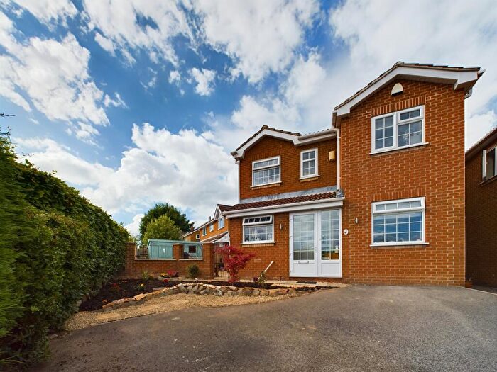4 Bedroom Detached House For Sale In Countisbury Drive, Oakwood, DE21