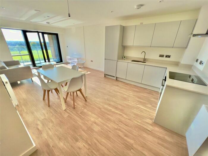 2 Bedroom Flat To Rent In Yacht Club Place, Trent Lane, Nottingham, Nottinghamshire, NG2