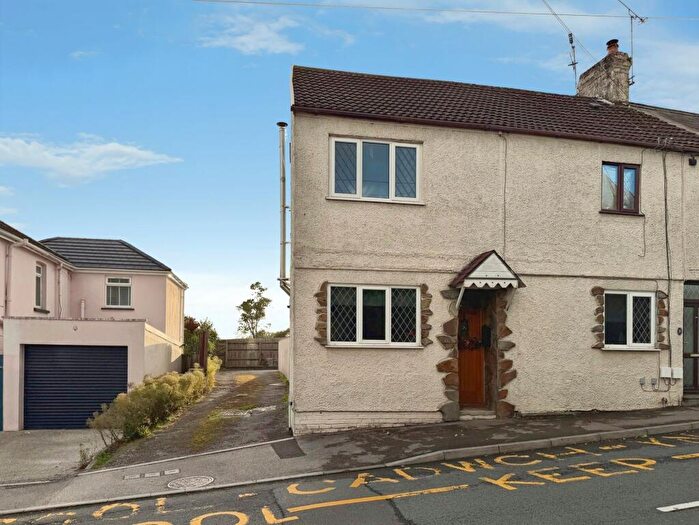2 Bedroom Cottage For Sale In Heol Eglwys, Pen-Y-Fai, CF31