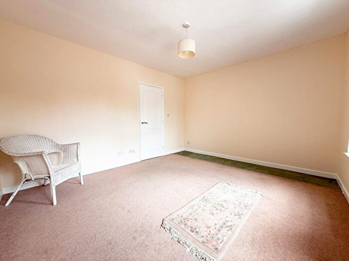 1 Bedroom Apartment For Sale In Clarence Road, Hinckley, Leicestershire, LE10