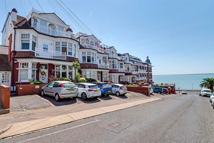 3 Bedroom Flat For Sale In Palmeira Avenue, Westcliff-on-Sea, SS0