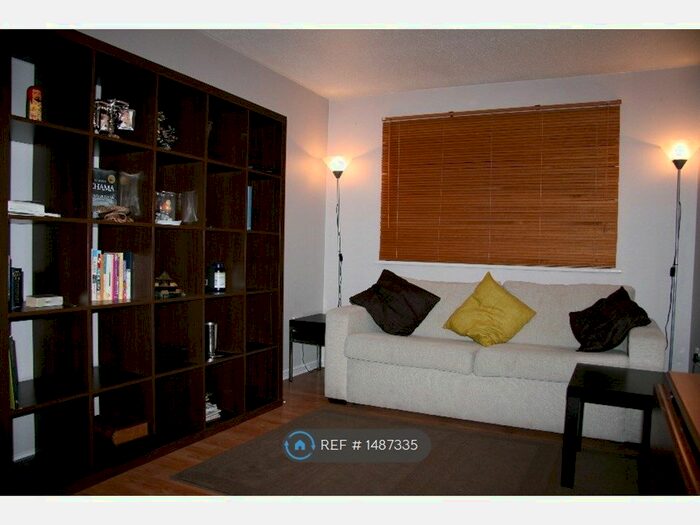 1 Bedroom Flat To Rent In Hall Lane, London, E4