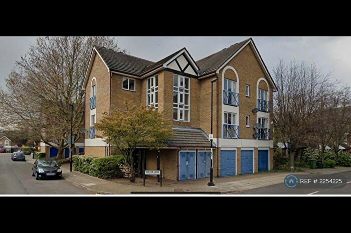 1 Bedroom Flat To Rent In Water Lane, New Cross, SE14