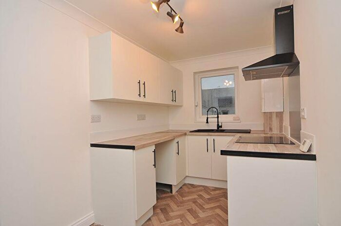 1 Bedroom Flat To Rent In Wilton Street, Plymouth - One-bedroom Flat, PL1