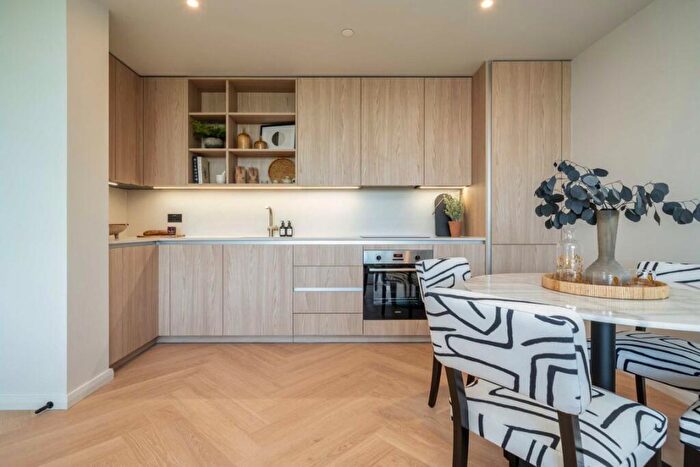 1 Bedroom Flat For Sale In Coombe Road, New Malden, KT3