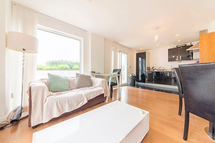 2 Bedroom Flat To Rent In City Peninsula, London, SE10