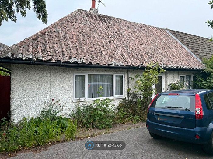 2 Bedroom Bungalow To Rent In Scalford Drive, Nottingham, NG8