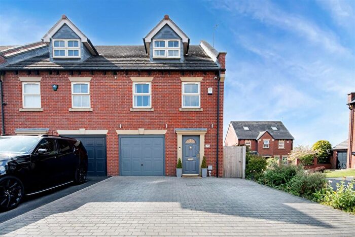 3 Bedroom House For Sale In Bridgewater Way, Ravenfield, Rotherham, S65