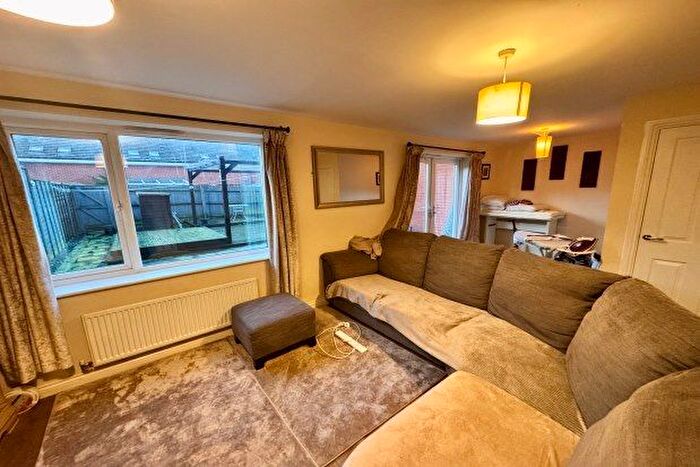 4 Bedroom Link Detached House To Rent In Whitlock Grove, Birmingham, B14
