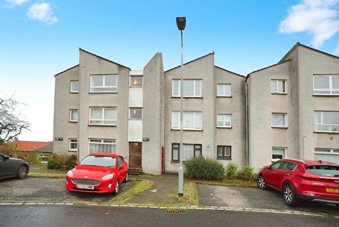 2 Bedroom Flat To Rent In Lomond Place, G67