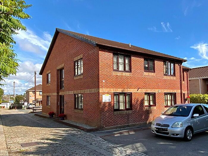 1 Bedroom Flat For Sale In Rosevean Gardens, Mannamead, Plymouth, PL3