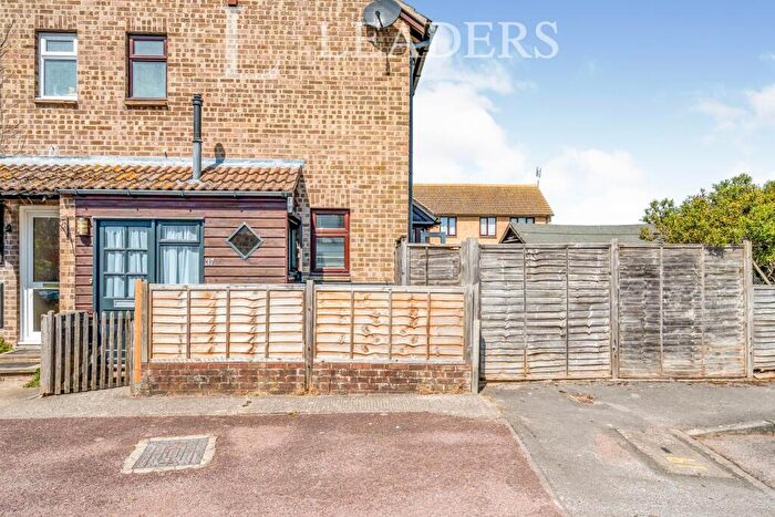 2 Bedroom Flat To Rent In Wadhurst Close, PO21
