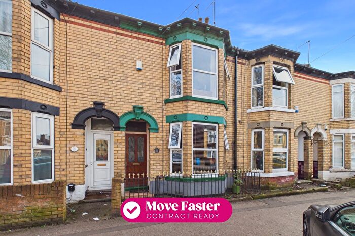 2 Bedroom Terraced House For Sale In Goddard Avenue, Hull, HU5