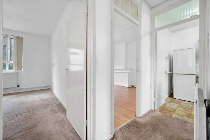 1 Bedroom Apartment For Sale In Ajax House, Old Bethnal Green Road, London, E2