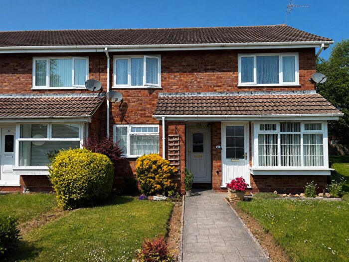 2 Bedroom Maisonette For Sale In Trevelyan Crescent, Stratford-Upon-Avon, CV37