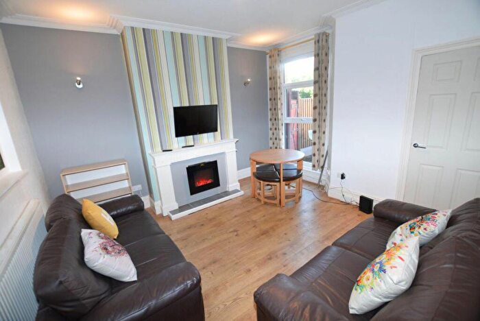 3 Bedroom Property To Rent In Etwall Street - Nothing To Pay Until September!!, DE22