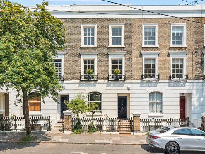 4 Bedroom Terraced House For Sale In St. Peter's Street, London, N1