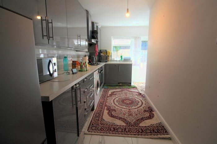 2 Bedroom Flat To Rent In Woodlands Road, London, N9