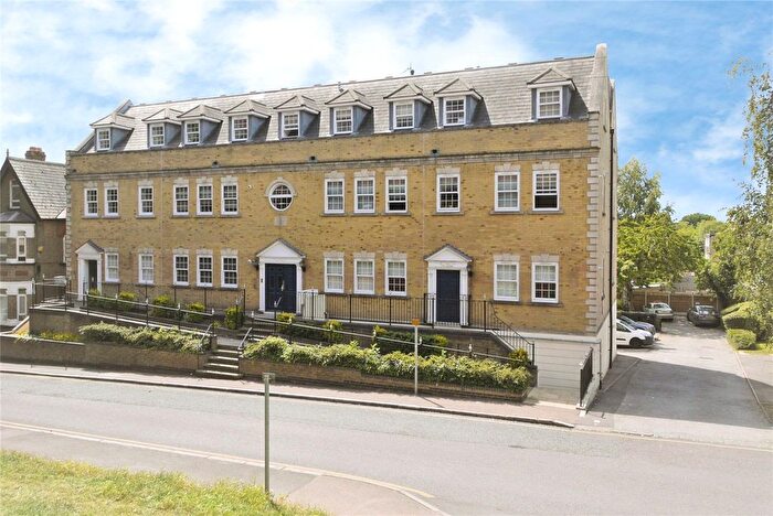 1 Bedroom Flat For Sale In Knight Court, Crown Street, Brentwood, CM14